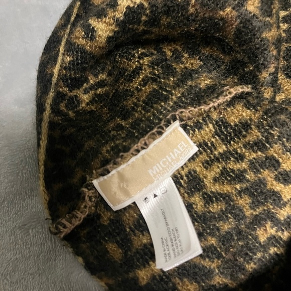 Michael Kors Leopard Print Maxi Scarf - Picture 2 of 5